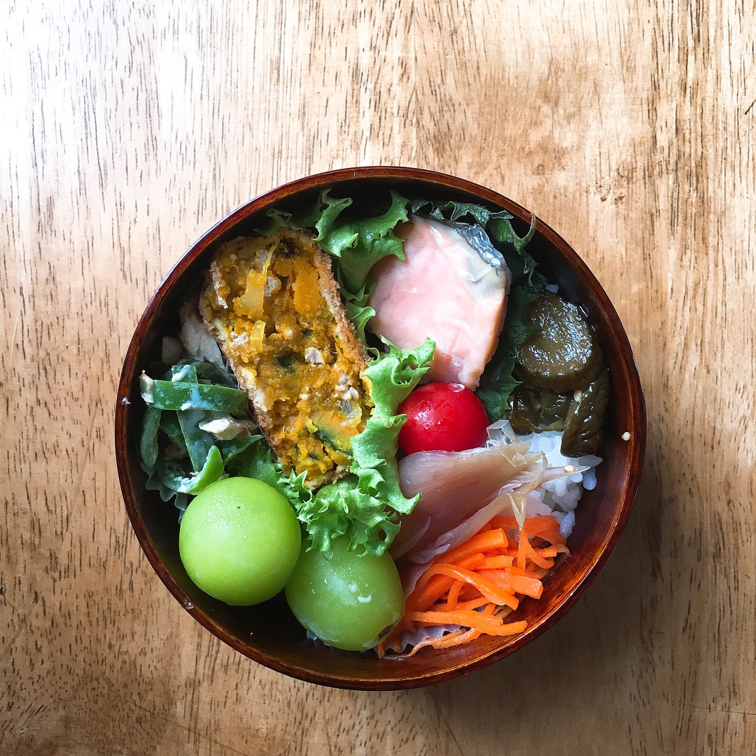 しゃけコロ弁当