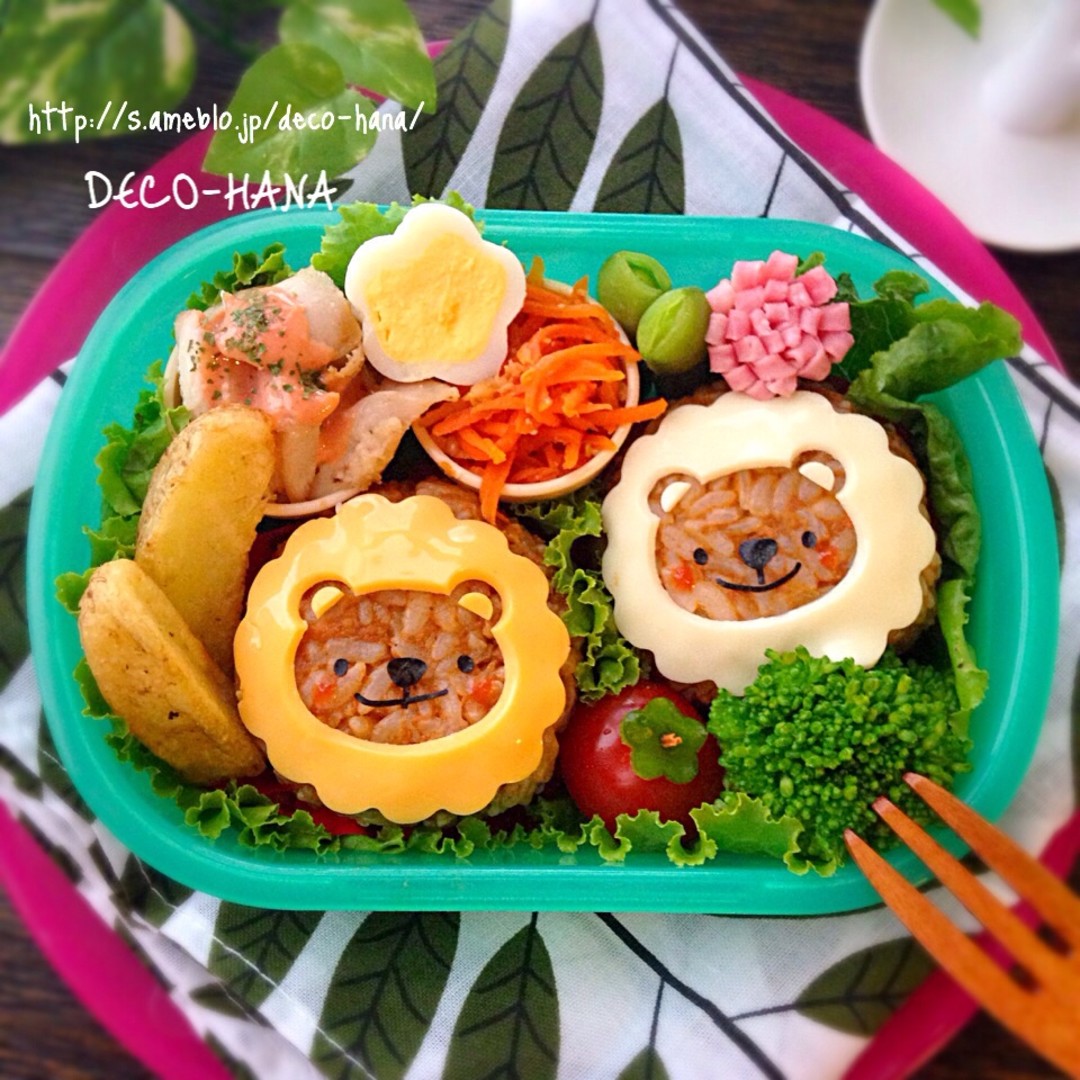 ライオンのキーマカレーリメイクおにぎり弁当