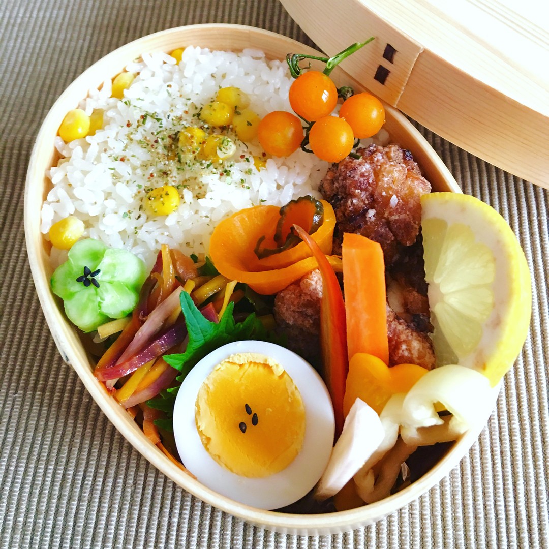 コーンピラフとざんぎ弁当