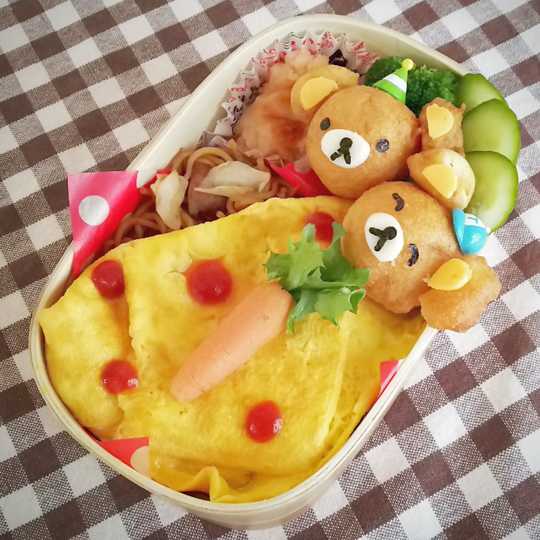 オム焼きそばとクマさんミニアメリカンドック弁当