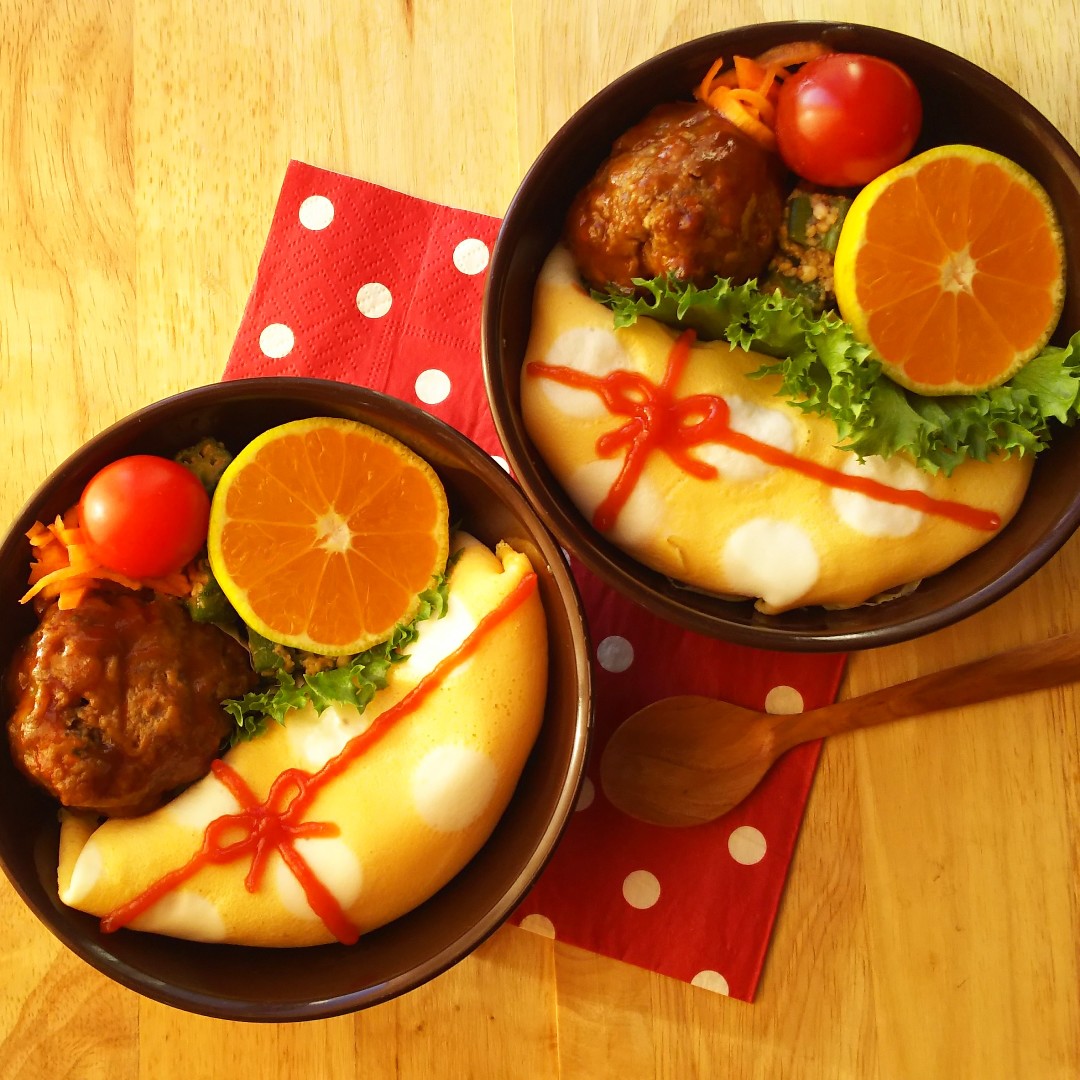 水玉オムライス弁。