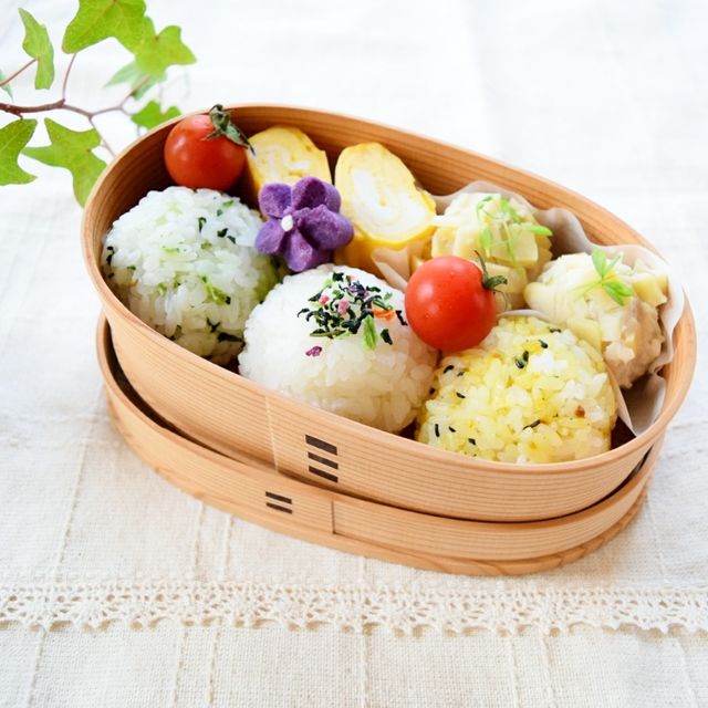 おにぎり弁当