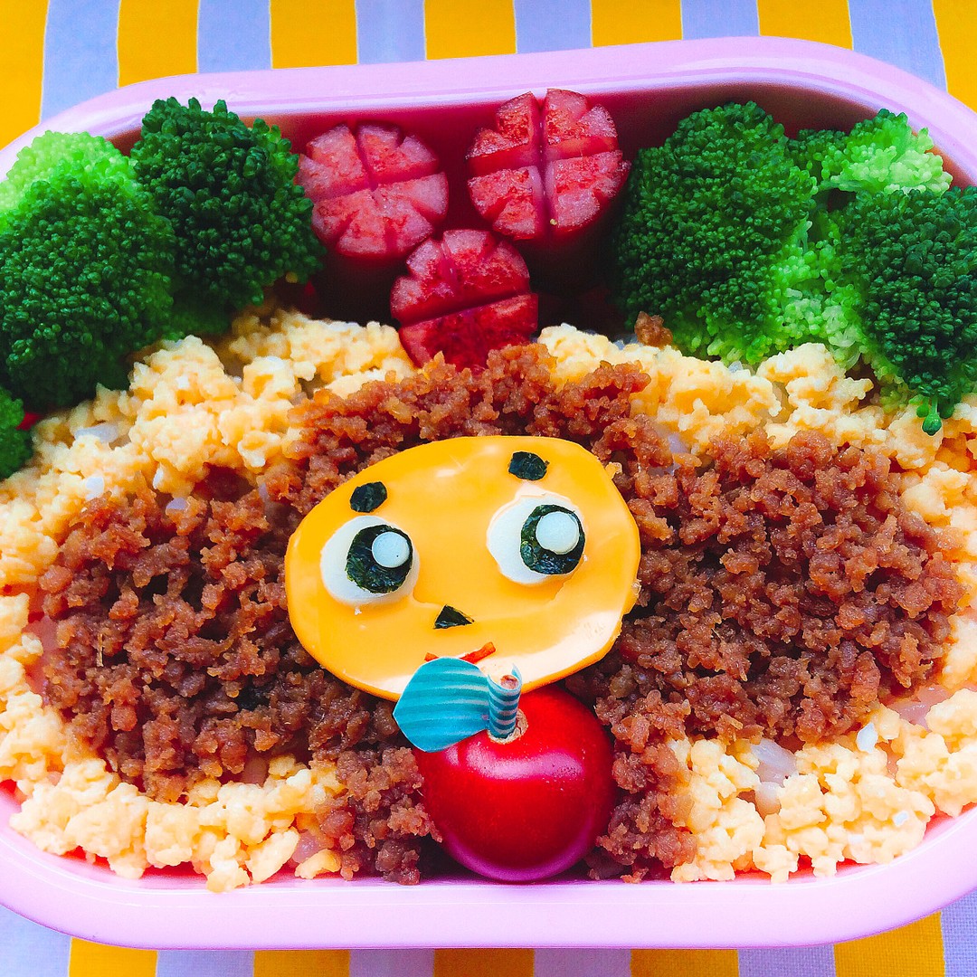 チェブラーシカのそぼろ弁当