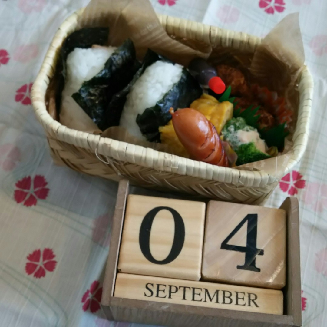 おにぎり弁当
