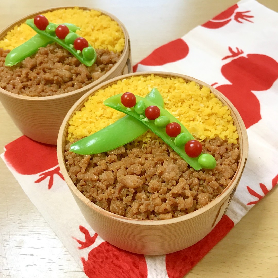 花粉そぼろと鶏そぼろのお弁当