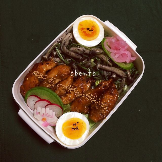 鶏の照り焼き丼弁当