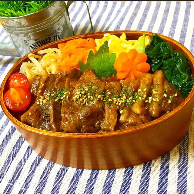 常備菜ナムルと焼肉弁当