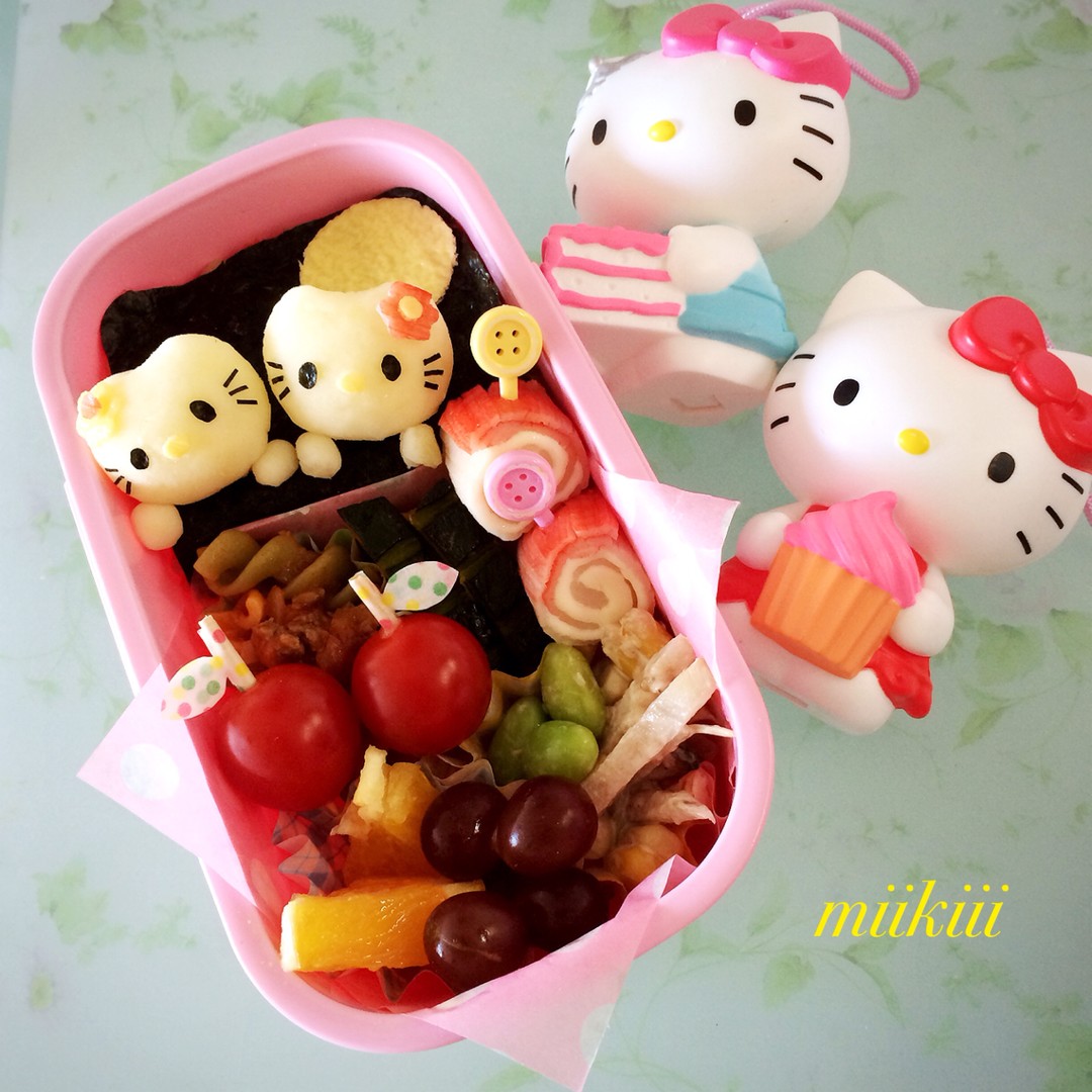 キティちゃんとミミィちゃんのお月見弁当
