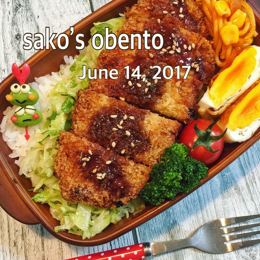 チキンカツレツドーーん弁当♡on枝豆けろっぴ♡