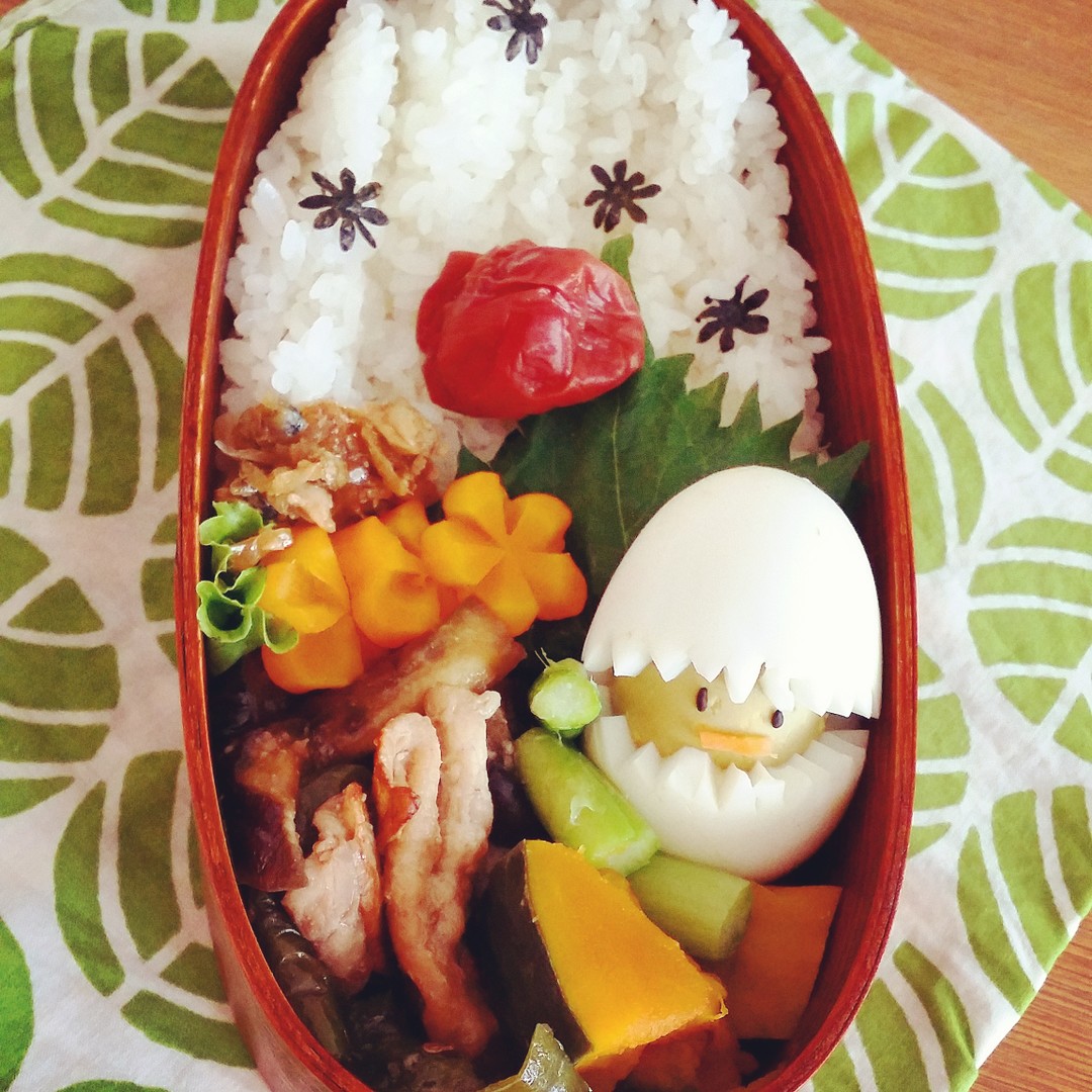 残り物だけどカリメロ茹で玉子で可愛い弁当