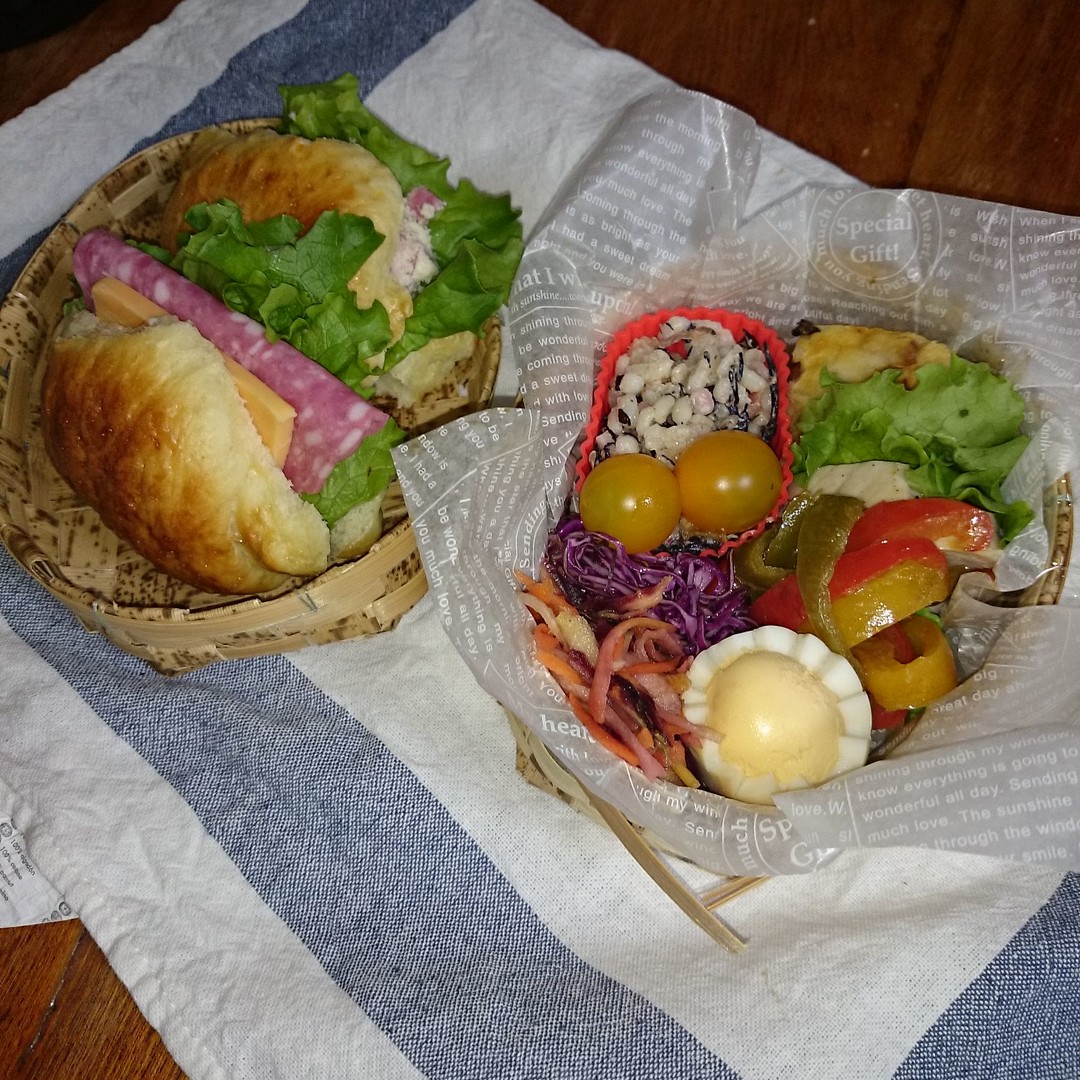 ロールパンサンド弁当