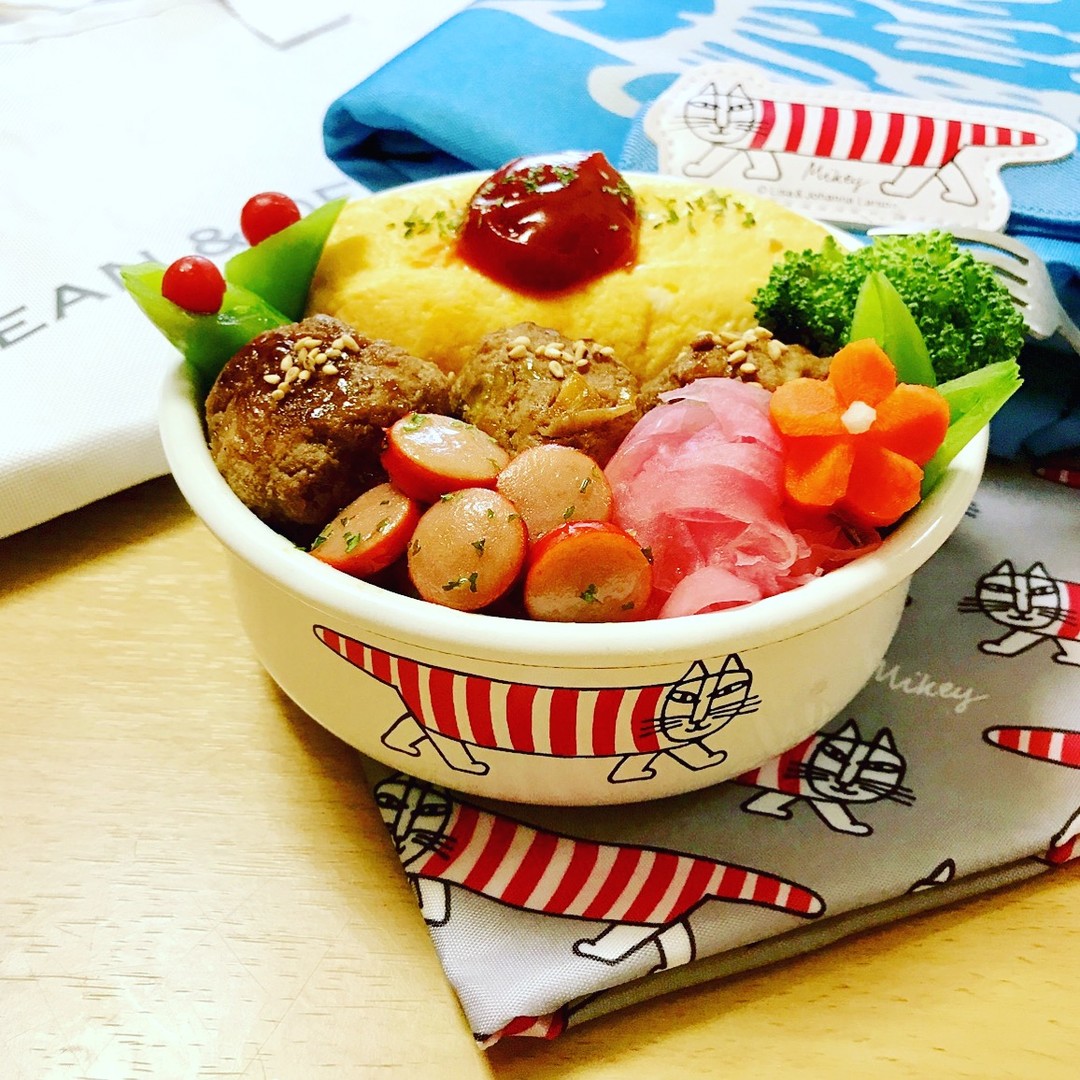 チキンライスとレンチンオムレツのお弁当