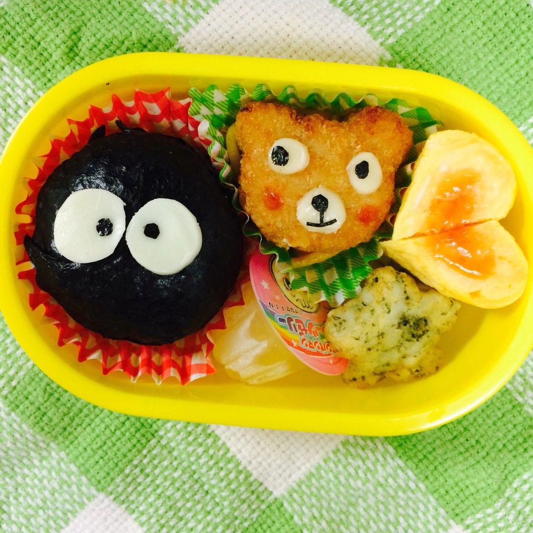まっくろくろすけおにぎり弁当