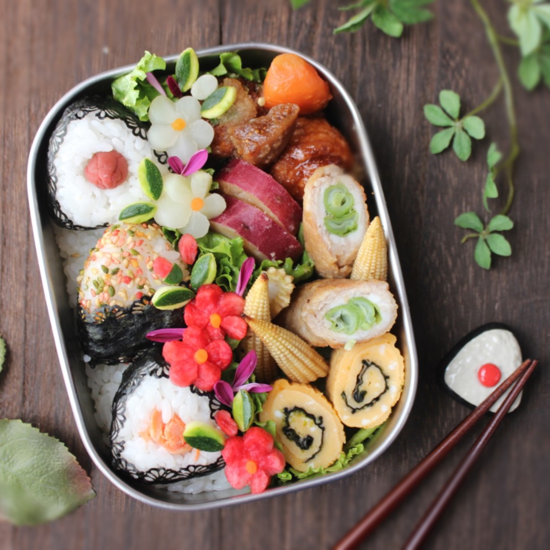 レース海苔のおにぎり🍙弁当
