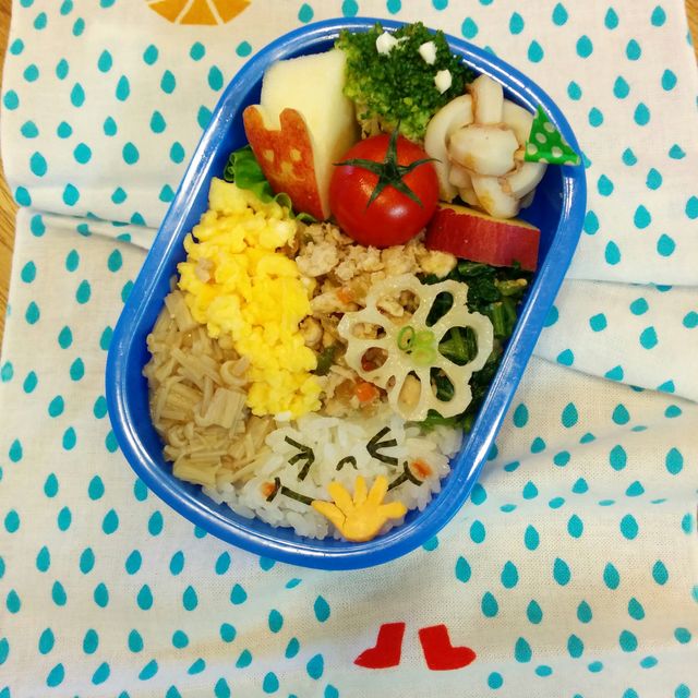 4色そぼろんちゃん弁当♡