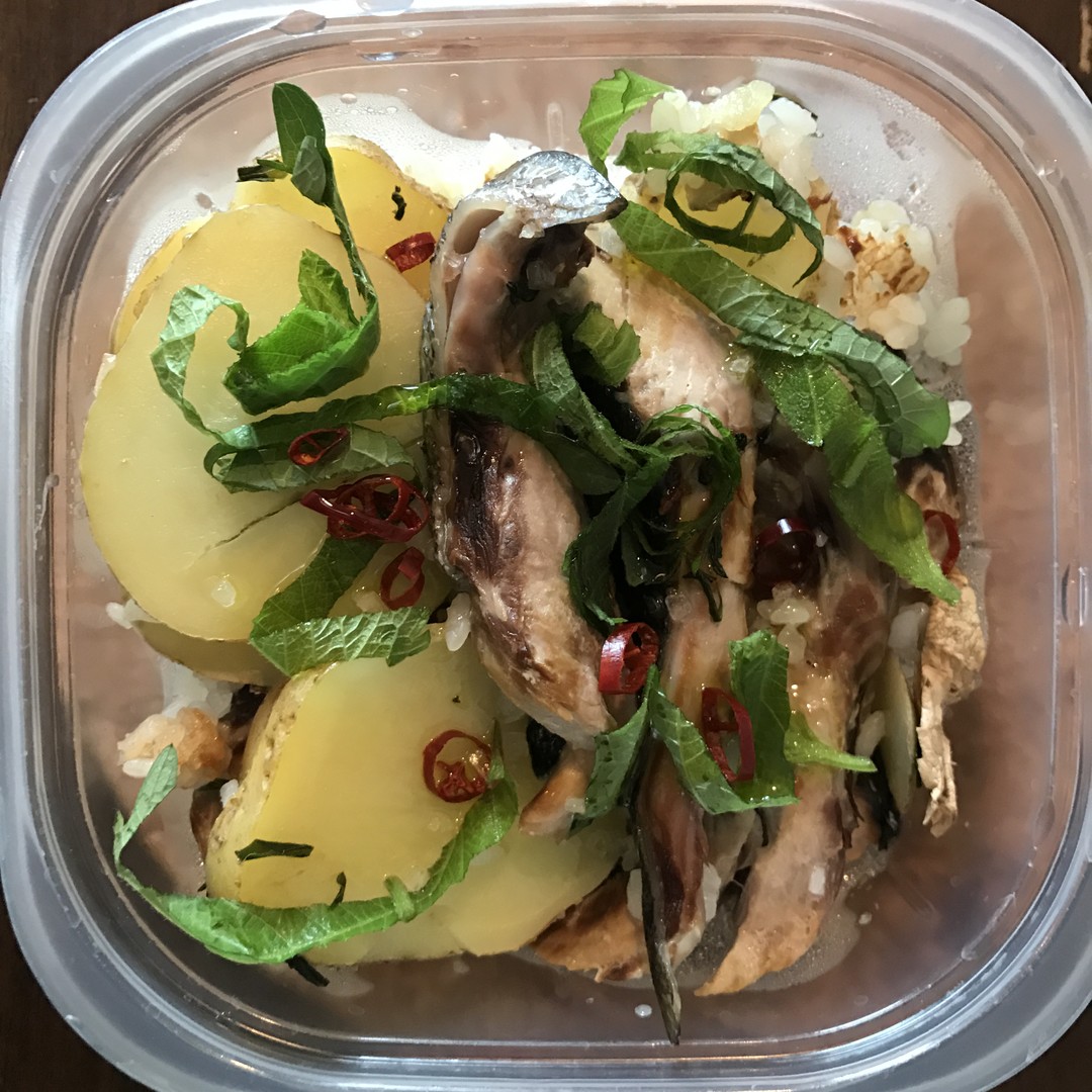ぶりポテ大葉の炊き込み丼弁当。