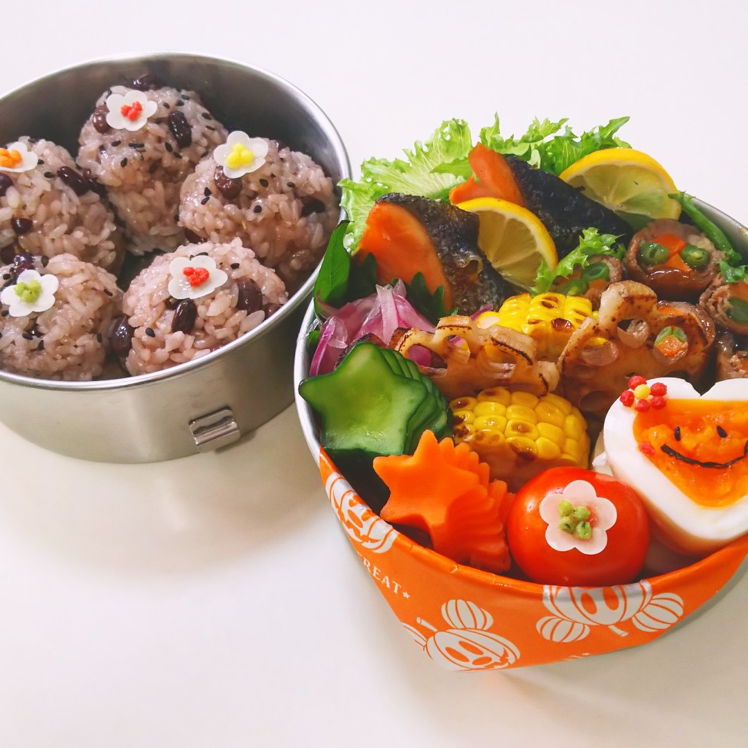 秋鮭とお赤飯おにぎり弁当♪