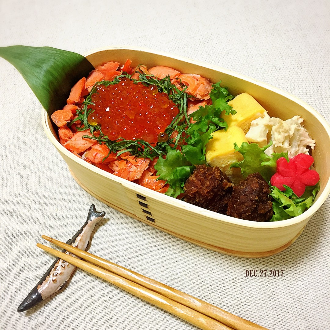 鮭といくらの親子丼弁当