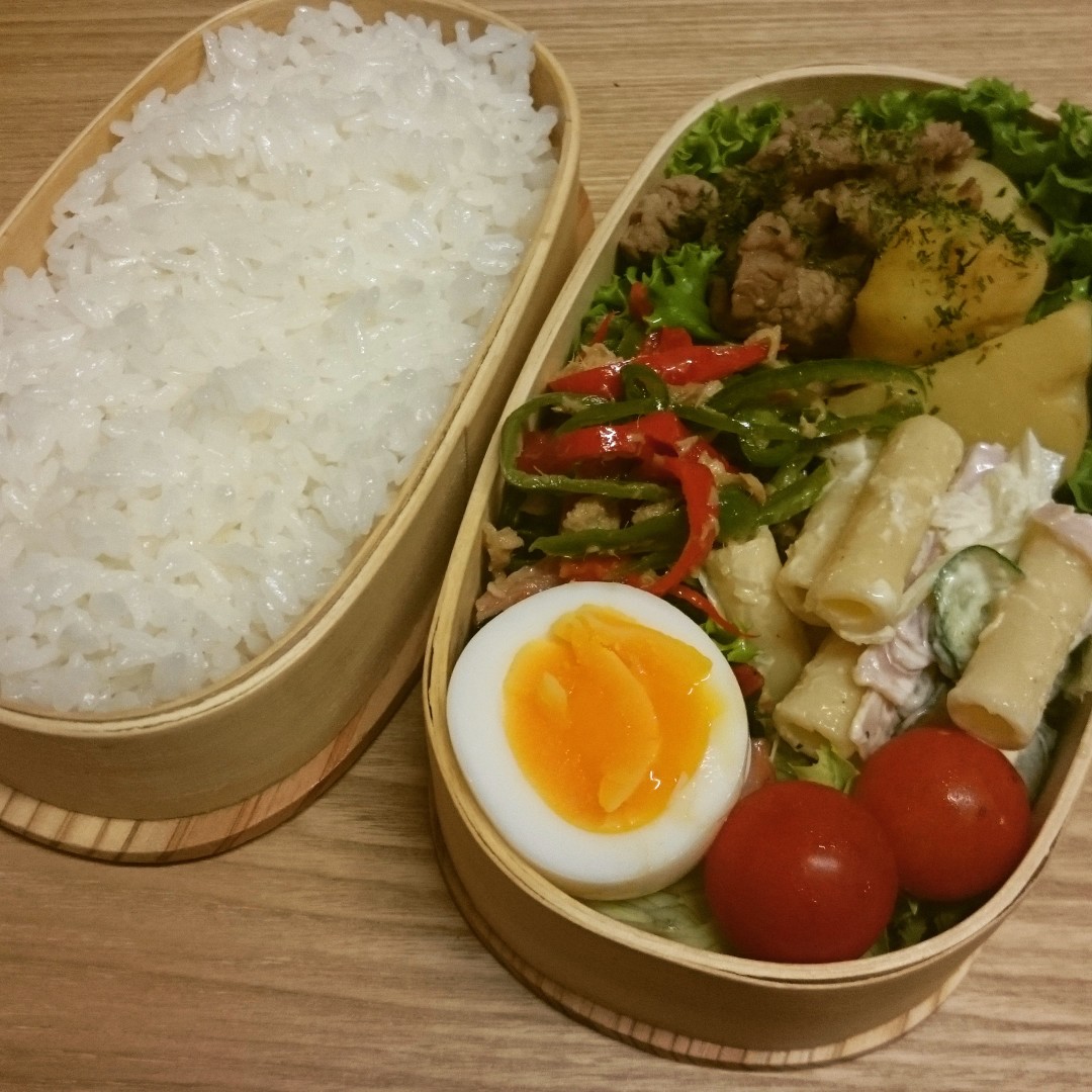 ガーリックライスと肉じゃが弁当