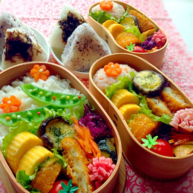 曲げわっぱ弁当♪ コロッケ、椎茸ののマヨチーズ焼き他