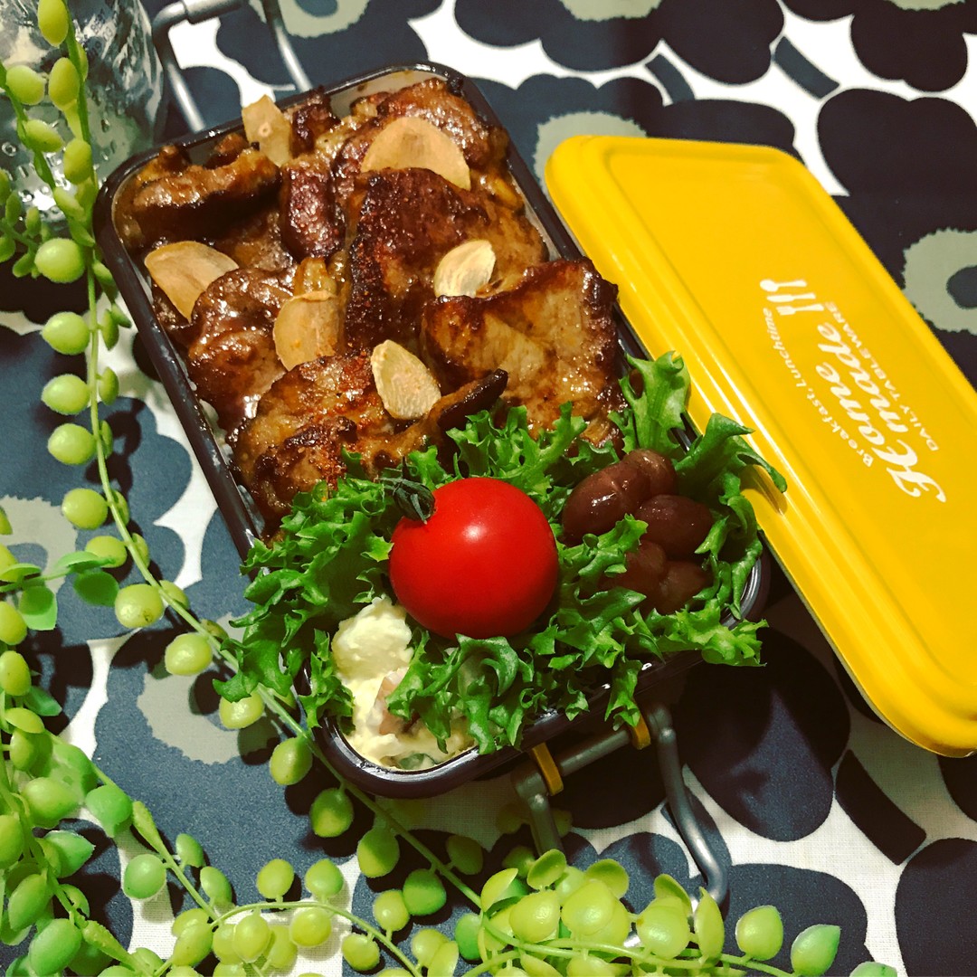 トンテキ部活弁当