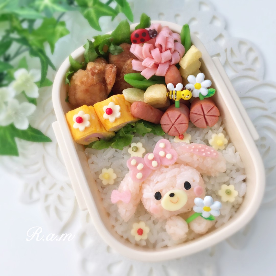 ぼんぼんりぼん♡お花畑ミニおにぎり弁当
