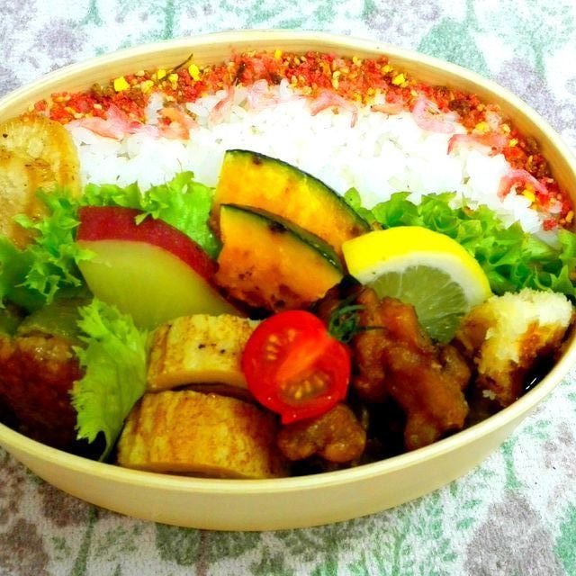 伊達巻　ピーマンの肉詰め❀
