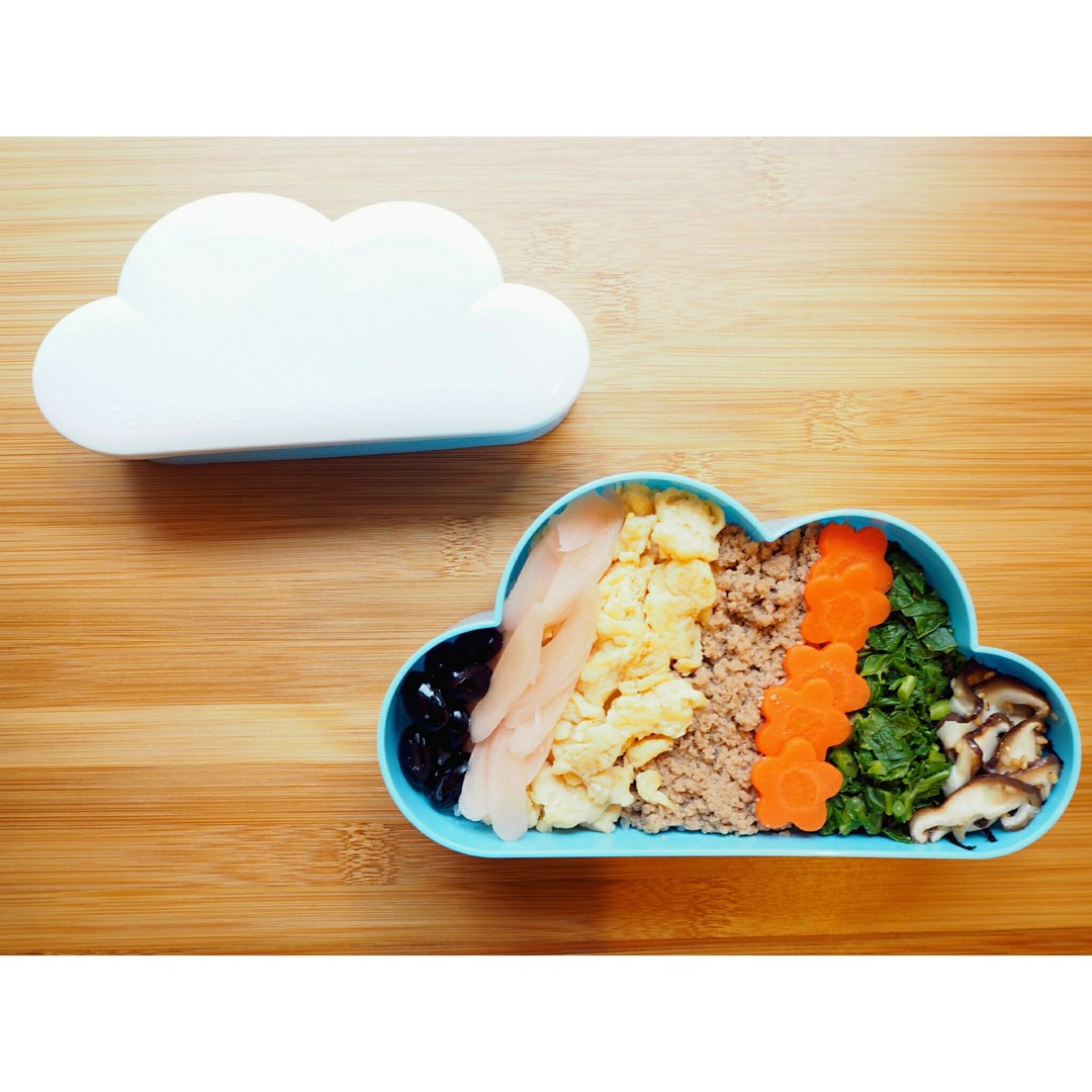 七色のそぼろ弁当