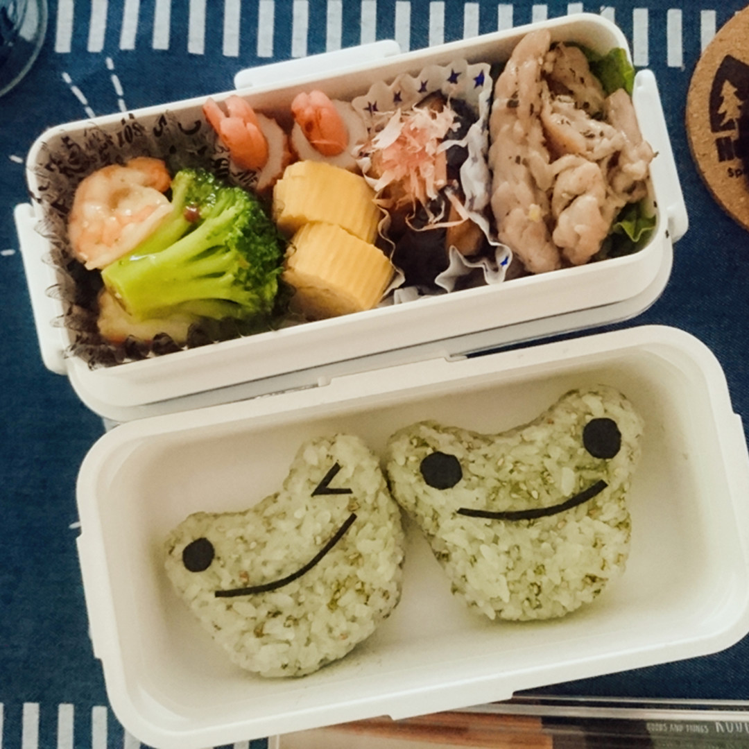 いよいよ梅雨入りかな弁当★
