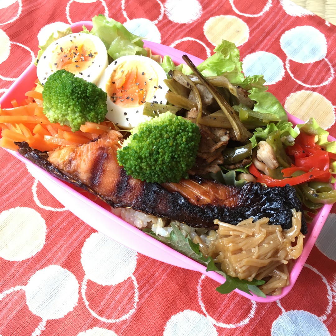 野菜中心の鮭の西京焼き弁当。