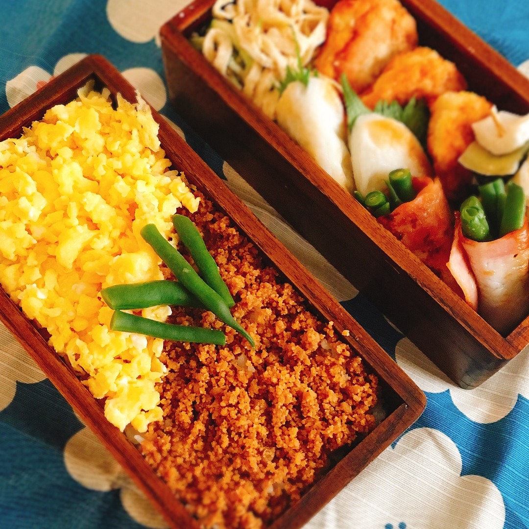 二色そぼろ弁当