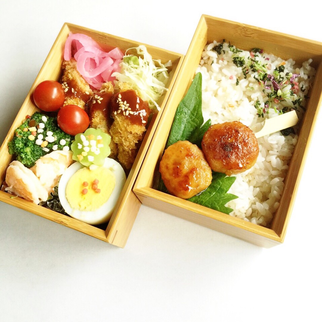 ヒレカツとつくね弁当