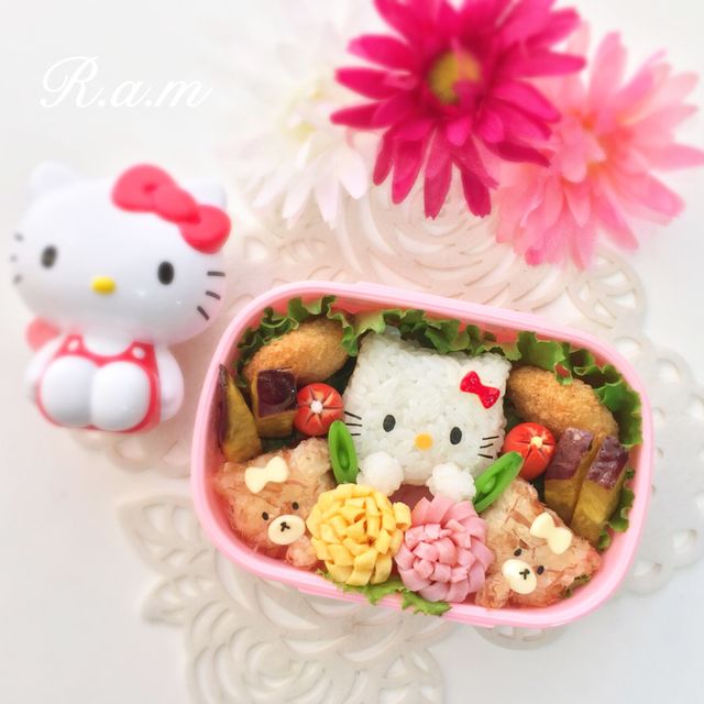 キティちゃんからの贈り物♡おにぎり弁当