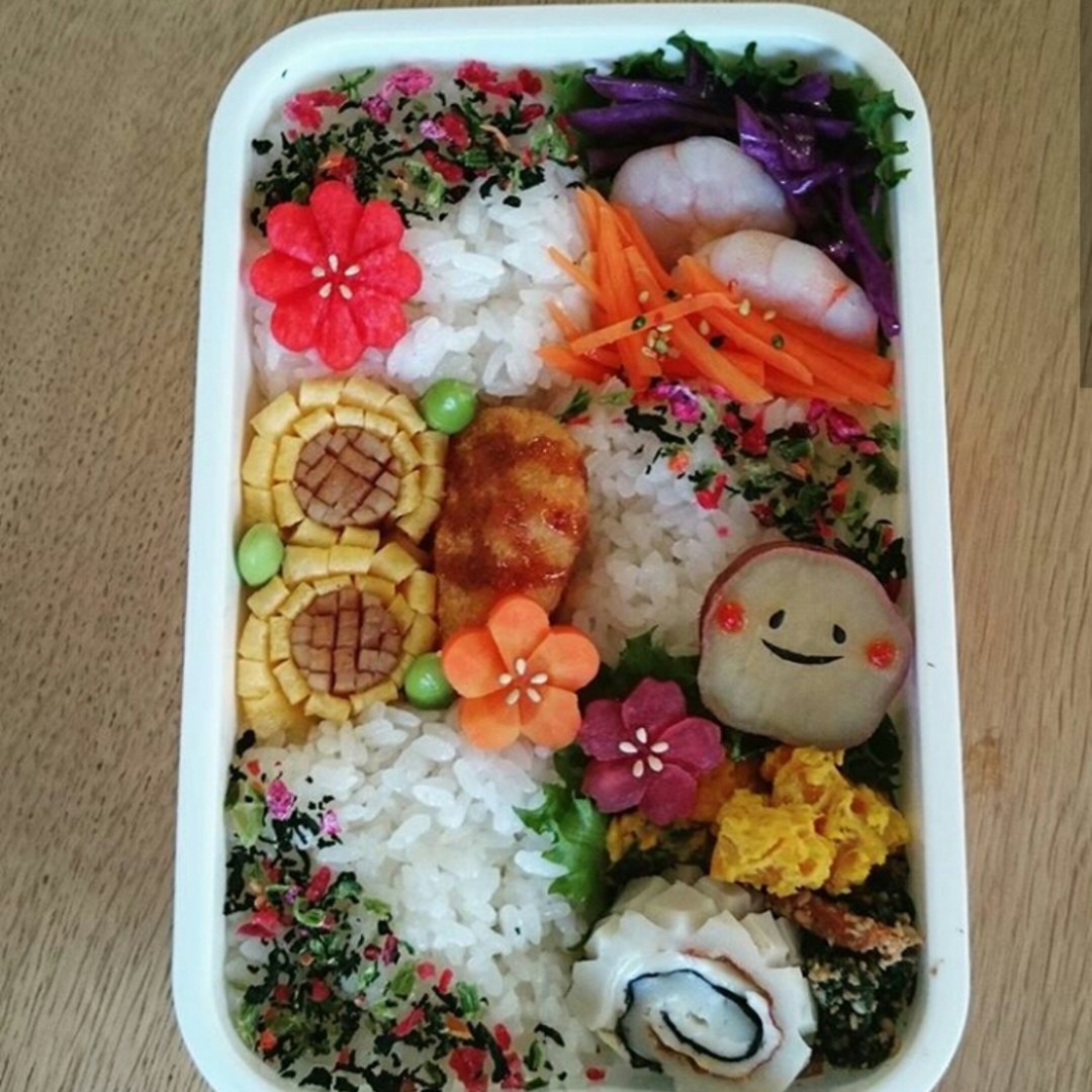 お花いっぱいのお弁当♪