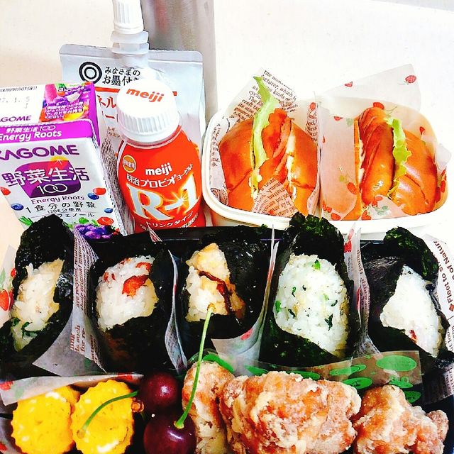 ３種のオイルお握りと竜田揚げ弁当