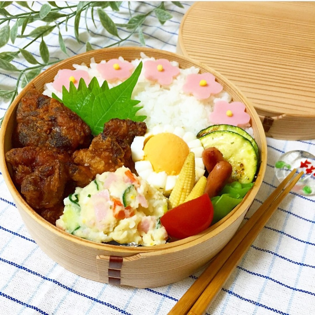 お花唐揚げ弁当
