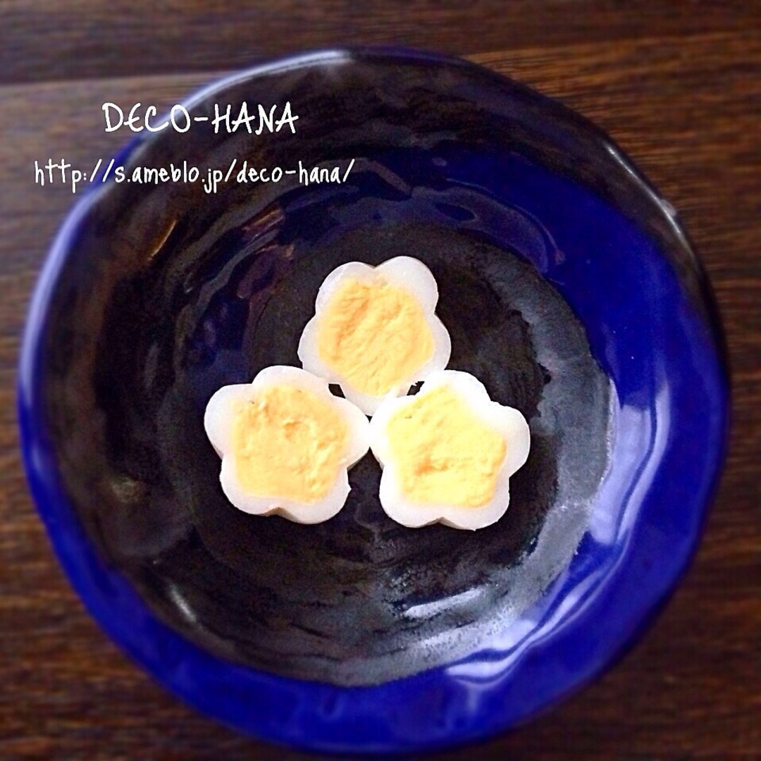 100均の星の抜き型でお花のうずらのゆで卵