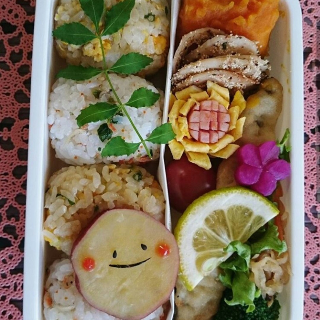 チャーハンと明太子ちりめんのおにぎり弁当♪