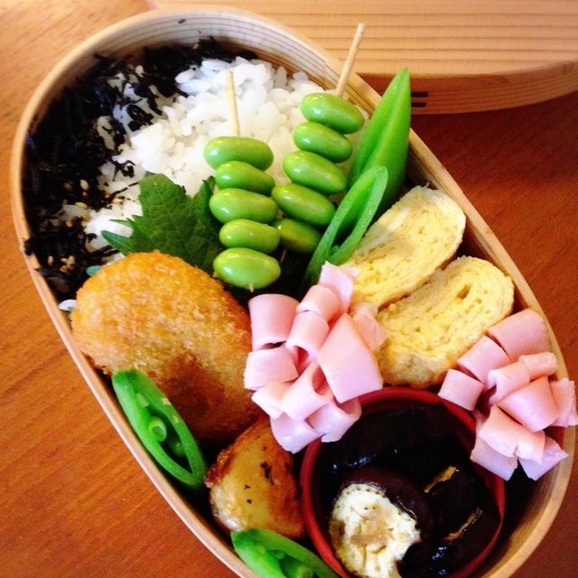 ハムのお花弁当