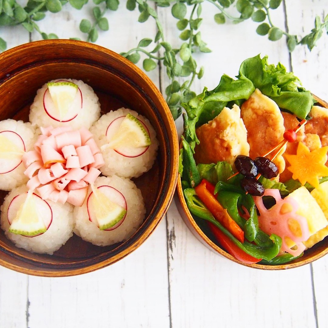 お花丸おにぎり弁当