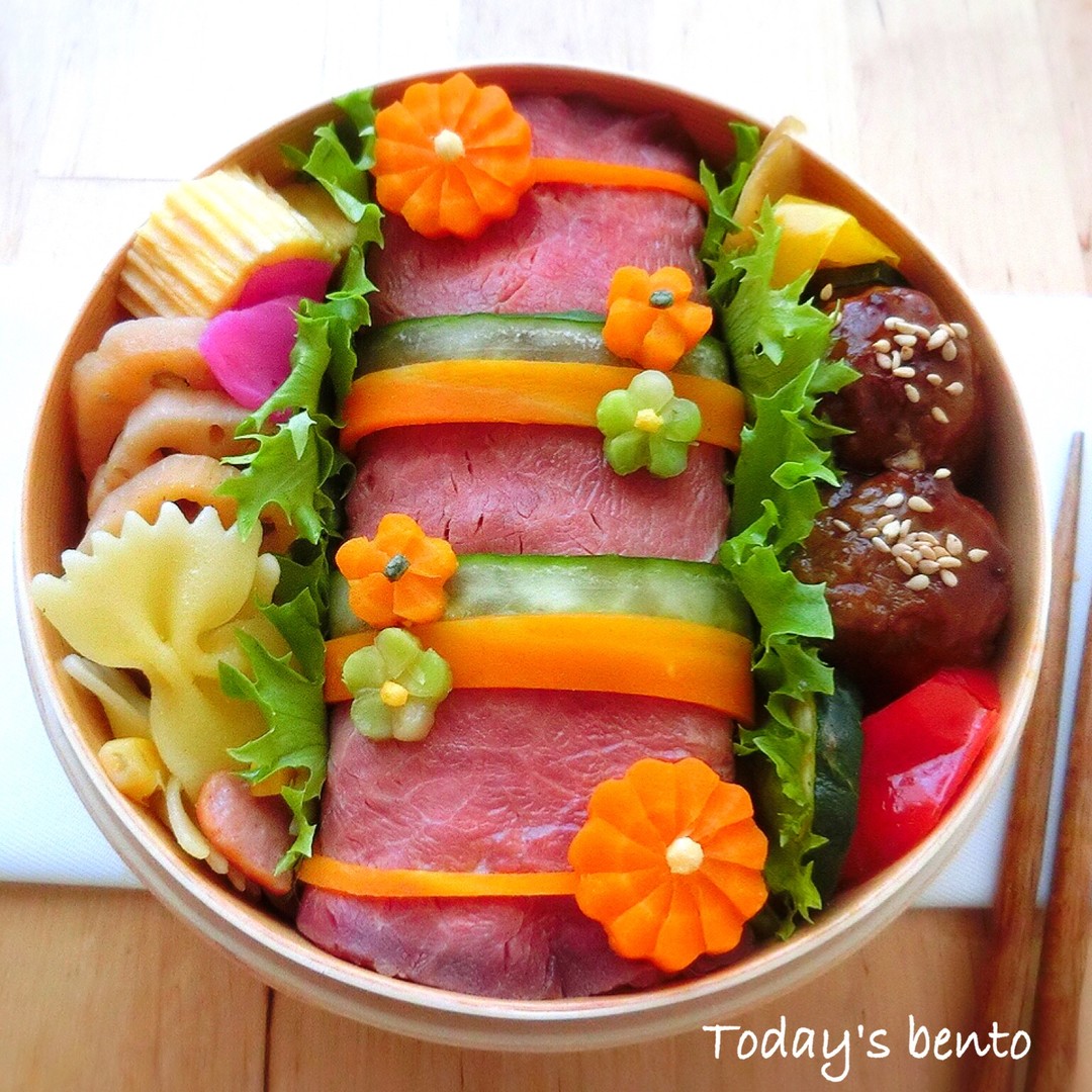 ローストビーフをラッピング弁当