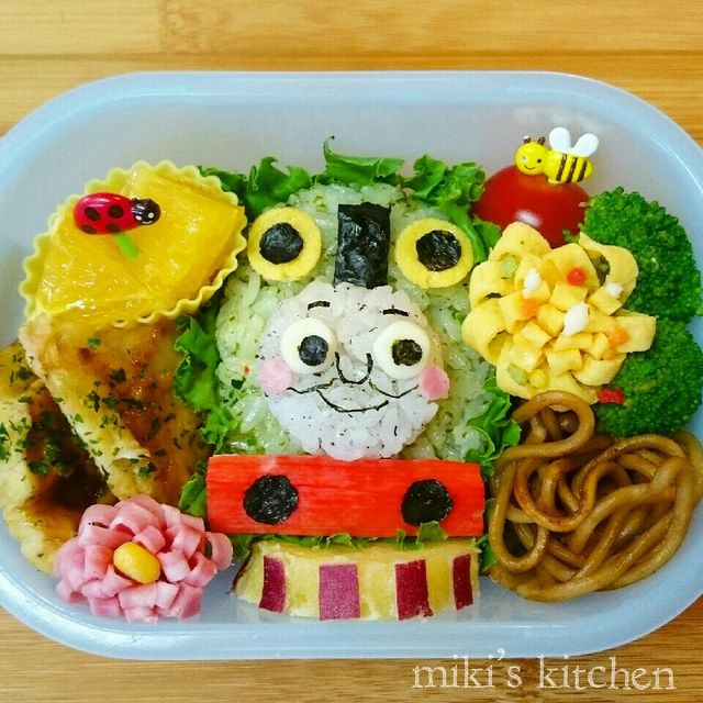 きかんしゃトーマス♪青色になる前の緑色のトーマスだよ！