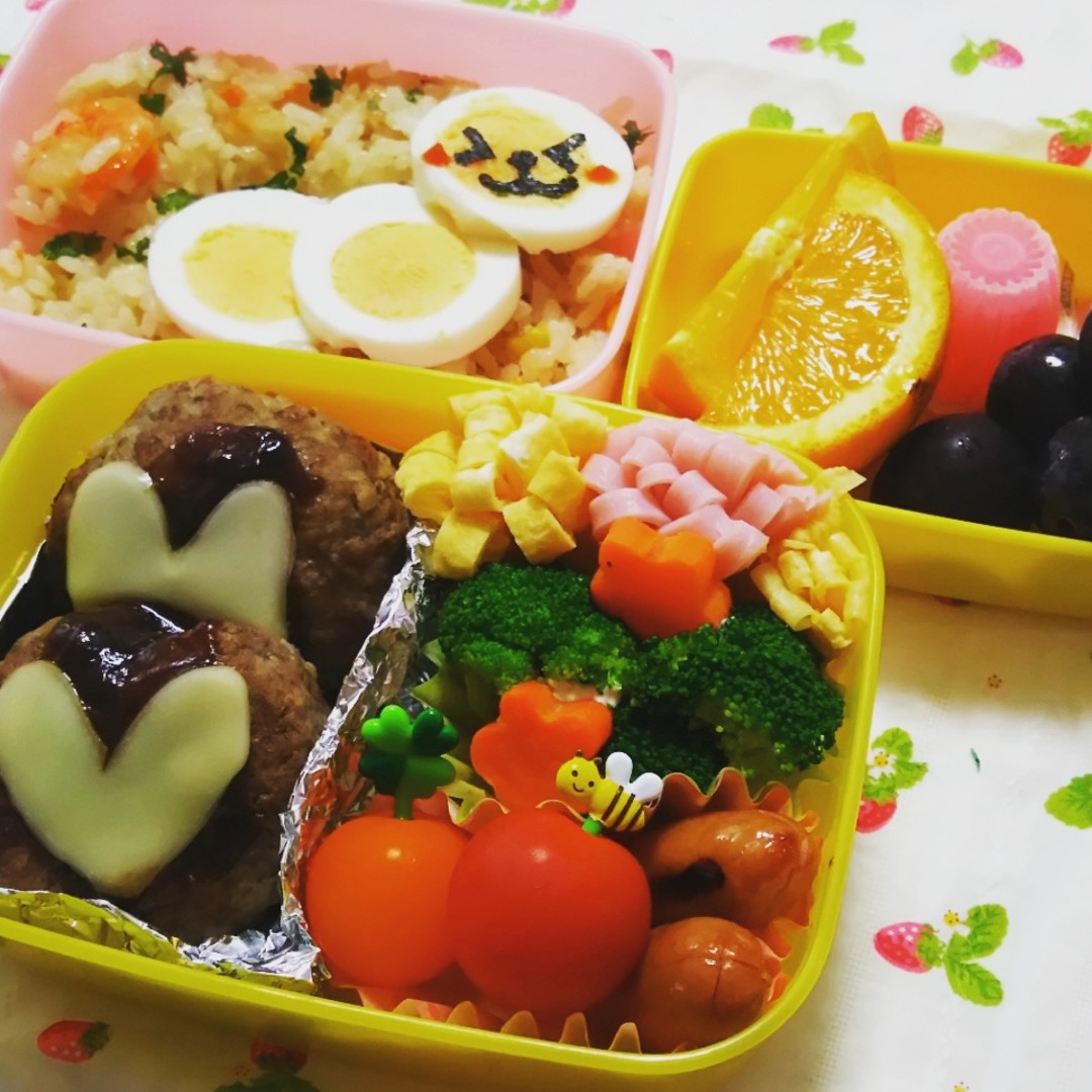 エビピラフとハンバーグ弁当♪