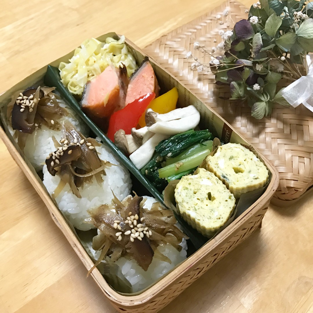 干し椎茸とごぼうの当座煮のっけおにぎり~弁当~