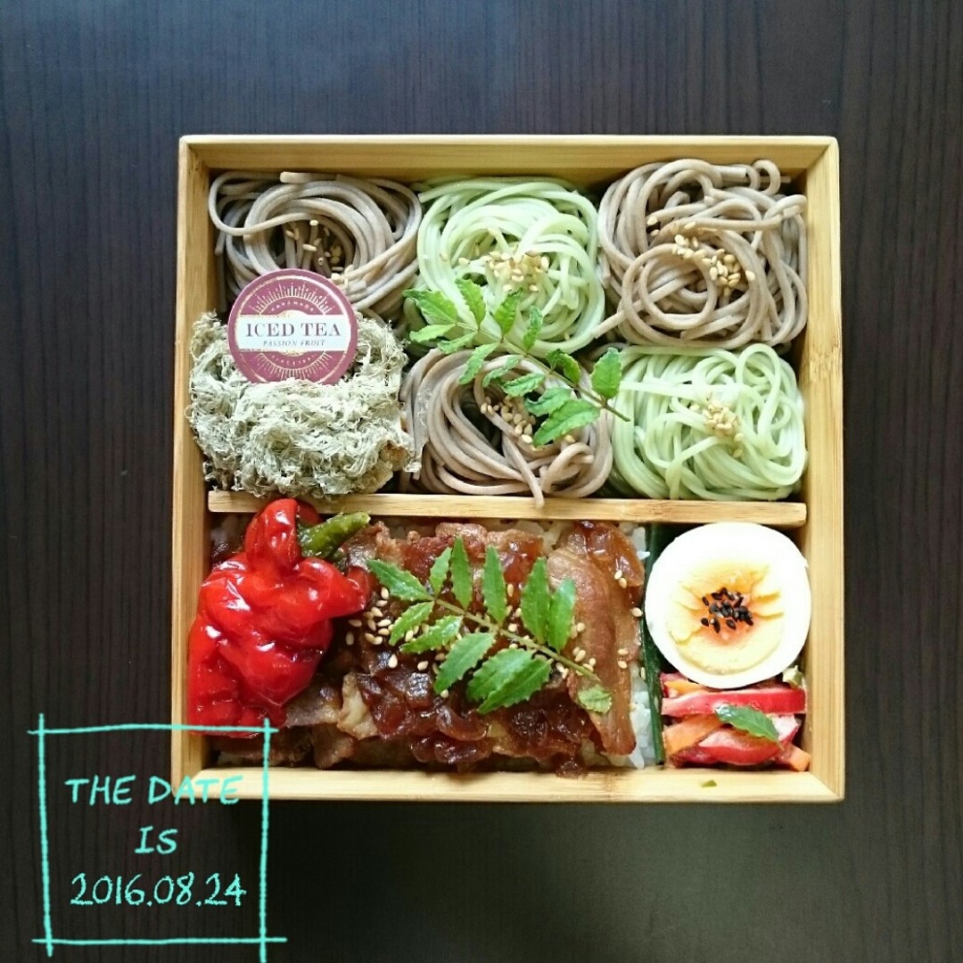 2色の蕎麦弁当