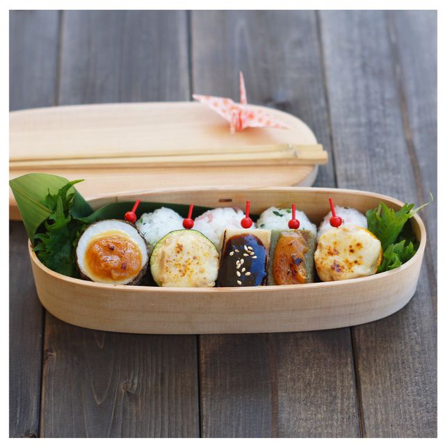 ＊お結び2種と田楽色々お弁当