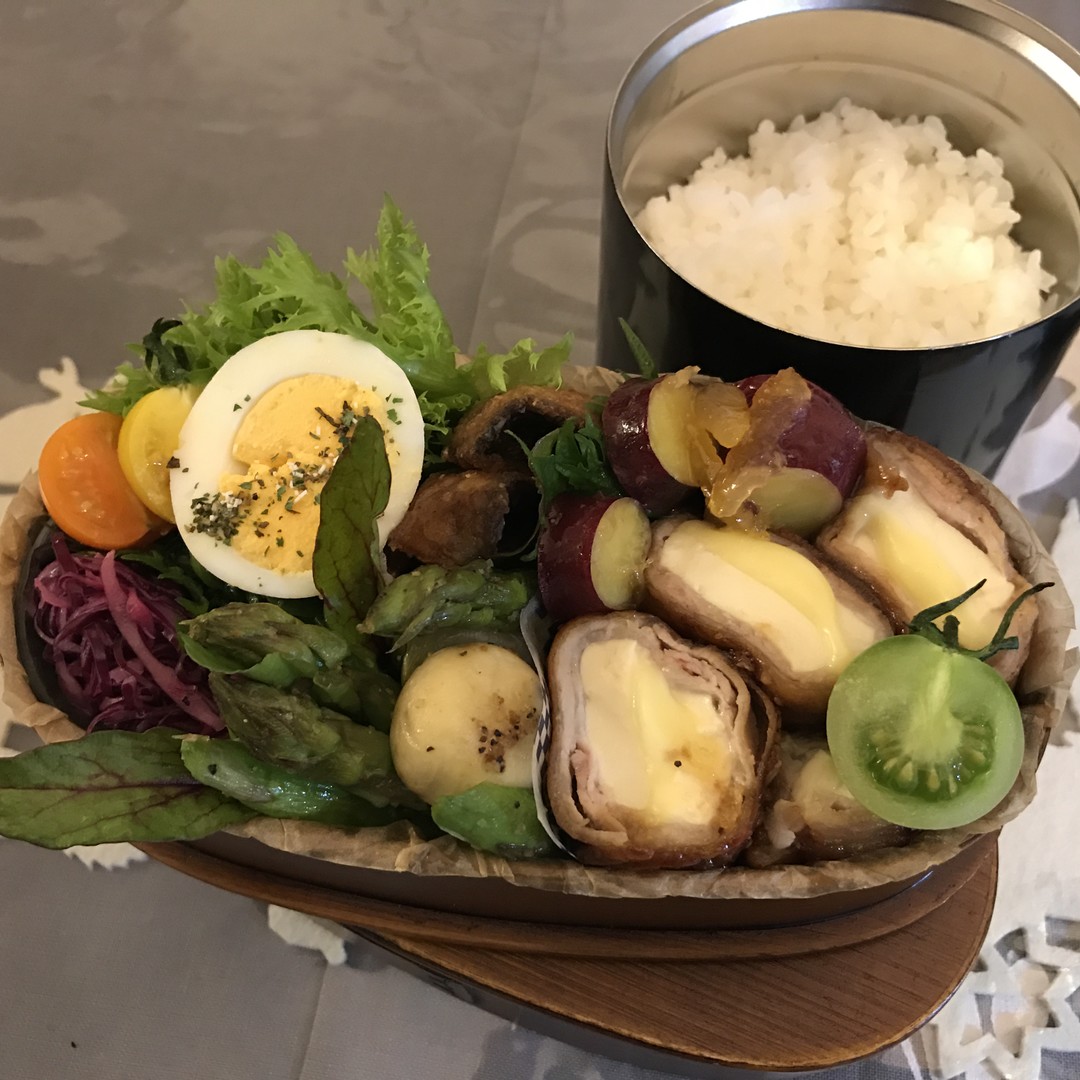 肉巻きチーズ豆腐と鯵の唐揚げ弁当