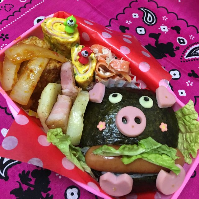 ぶたさん弁当٭¨̮♫