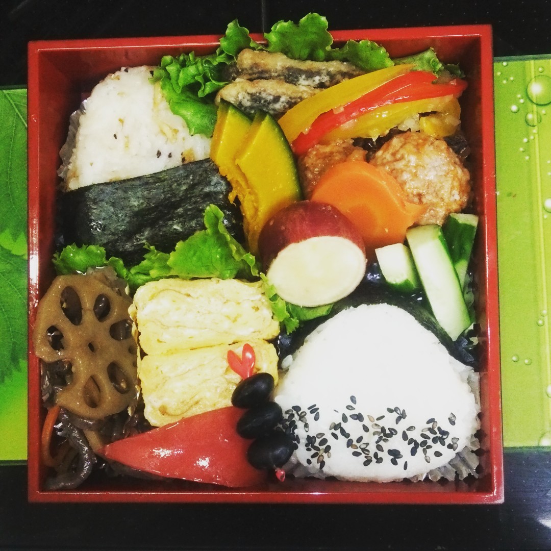 てんかすてんおにぎりの幕の内♪