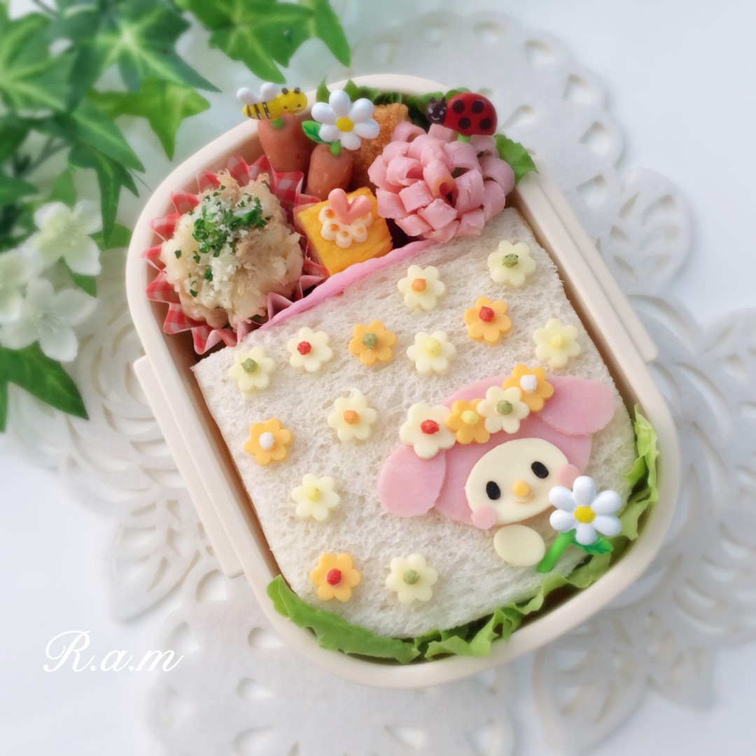 マイメロディー✧︎*。お花畑サンドイッチ